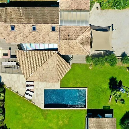 La 'villa Garlaban' En Provence Classee 5***** Villa