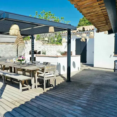 La 'villa Garlaban' En Provence Classee 5***** Villa *